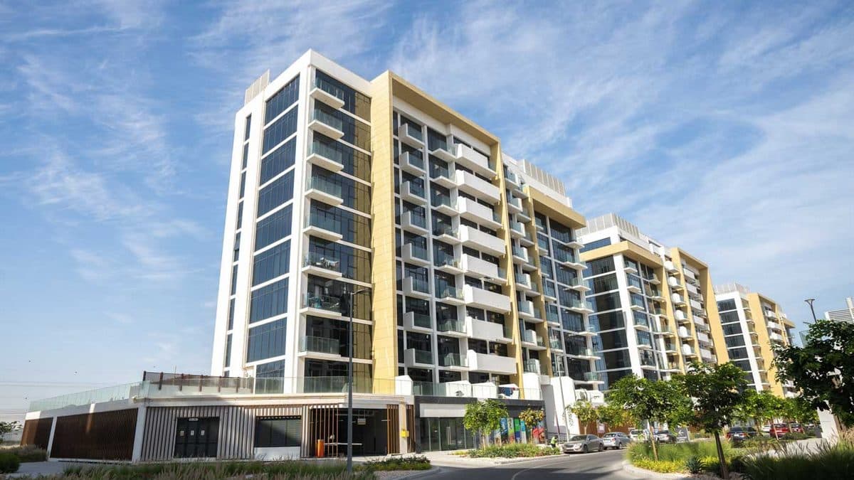 Riviera 10 - Image 1